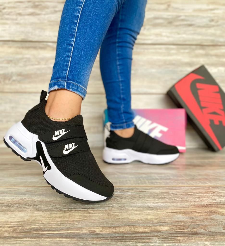 NIKE CIERRE M DAMA