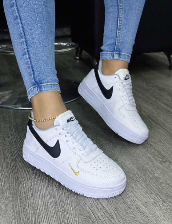 NIKE AIR FORCÉ ONE